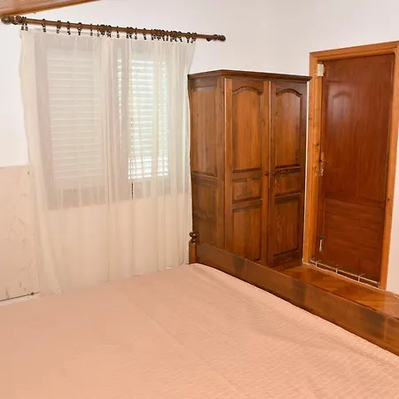 Solei-free Parking * Kukljica