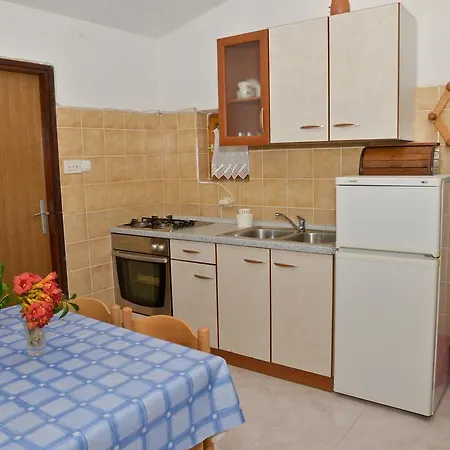 Solei-free Parking Apartment Kukljica